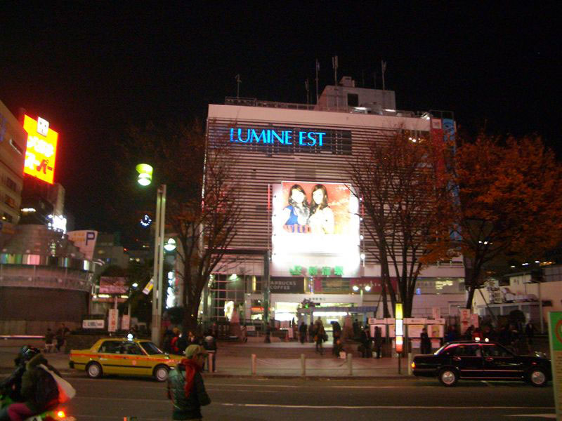 1.新宿駅東口