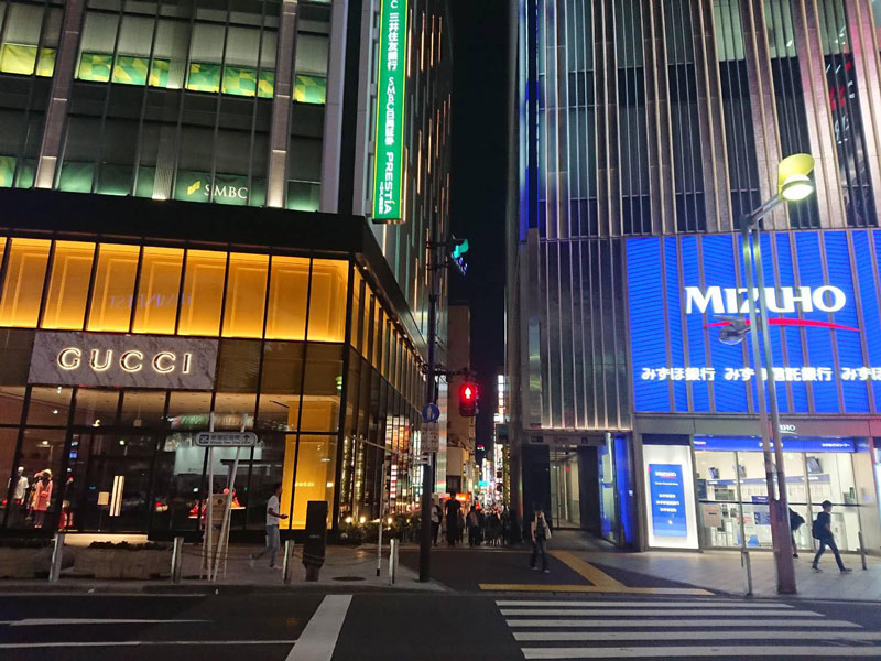 3.みずほ銀行の手前の道を左折